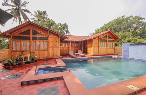 Sernabatim Apartment | Pool View 1BHK Home Colva, Goa