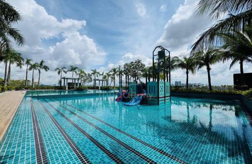 Puchong Apartment | Pool View LBS Skylake Residence by Syida Ramli
