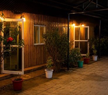 Ghaziabad Resort | Poolside Paradise
