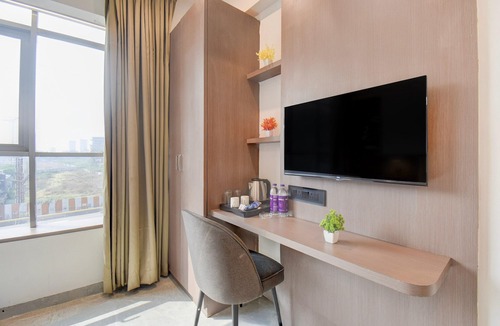 Hadapsar House | POP 84260d Hotel City Centre