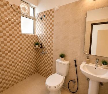 Taj Ganj Apartment | Premium Aura Stays 2 BHK Luxury Family Stay