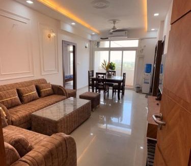 Taj Ganj Apartment | Premium Aura Stays 2 BHK Luxury Family Stay