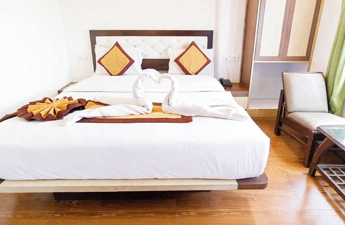 Shimla Hotel | Premium Hotel A-P-S-A-R-A Grand Shimla