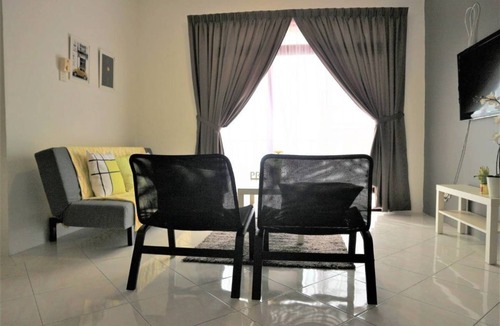 Gajah Mati House | Prestige Mutiara 8 (20C) | 3 BR for 7 Pax