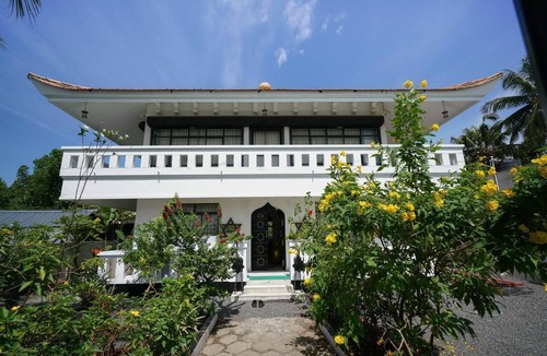 Kochi House | Pretentious 2BHK Island House Near Marine Drive