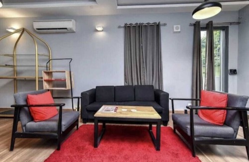 Gurugram Hotel | Prime Sector 49 Oasis: Secure, Amenities, Meals, Near Offices
