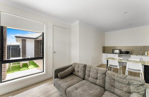Davoren Park House | Pristine & Private 2BR Stay - Perfect for Getaways