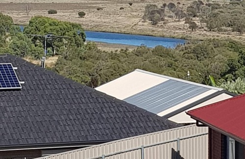 Noarlunga Downs Bed & Breakfast | Private 2BR unit 4 beds free wifi & netflix & parks wine/beach