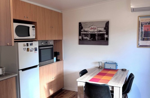 Bayswater House | Private Comfortable bungalow for 2
