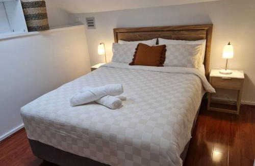 Guildford West Apartment | Private & Cosy Two Storey Guest House