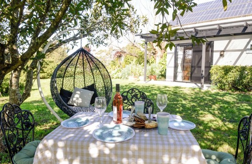 Jaspers Brush Cottage | Private cottage, 4 minutes to Berry. Pets by arrangement.
