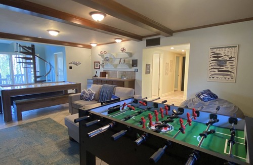 Hickory House | Private Lakefront Exec Home: Ollie's Hideaway: 4BR, 3.5 Ba