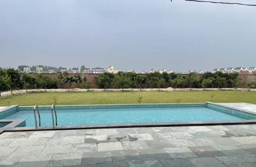 Panipat Villa | Private Luxury Farmstay - Pool, Party Hall & Lawns