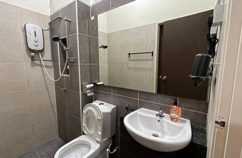 Taman Mount Austin House | Private Pool Home 15 Pax Mount Austin JB