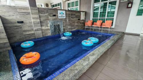 Krubong House | Private pool Homestay Melaka
