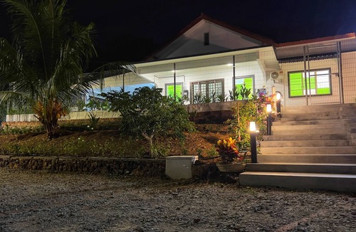 Kampung Dhobi Villa | Private Port Dickson Getaway: Charming 3-Bedroom Villa with AC & WiFi
