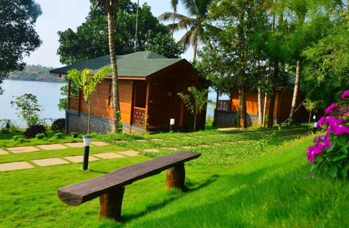 Vazhavatta Cabin | Private room
