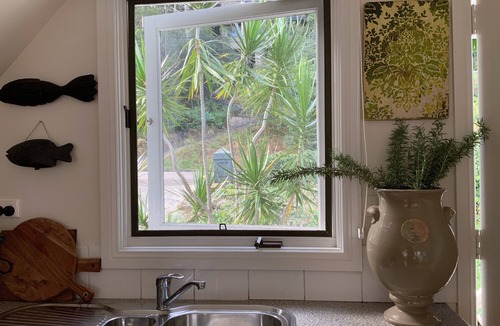 Pretty Beach Central Coast Apartment | Private separate stylish spacious couples retreat . Tree canopy and water views