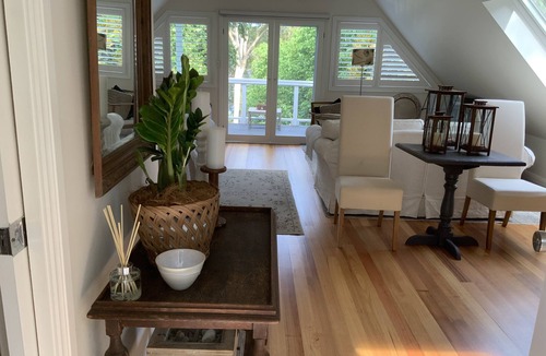 Pretty Beach Central Coast Apartment | Private separate stylish spacious couples retreat . Tree canopy and water views