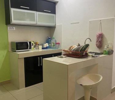 Wakaf Che Yeh Apartment | Private Studio Viana Court Service Apartment 1 with private parking