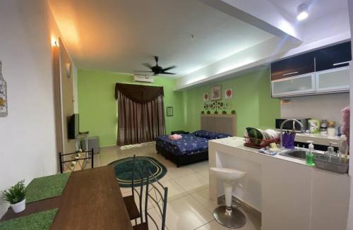 Wakaf Che Yeh Apartment | Private Studio Viana Court Service Apartment 1 with private parking