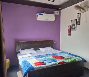 Gorakhpur Hotel | Privyrooms