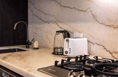 Box Hill Apartment | Puddings Home Box Hill Stylish 2BR Mountain View Gym