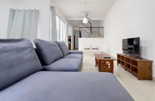 Bandar Puncak Alam House | Puncak Alam 3 Bdroom, Eco Grandeur, Uitm, Netflix