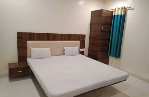 Majalgaon Hotel | Pushkaraj Lodging