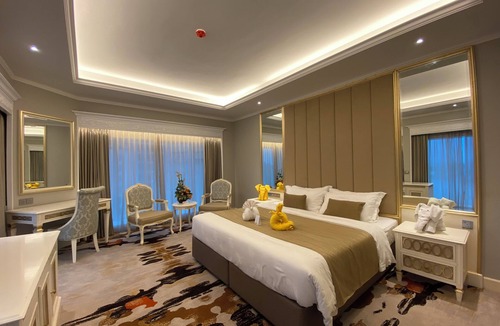 Kampung Surabaya Hotel | Puteri Wing, Riverside Majestic Hotel