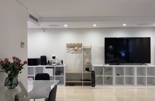 Putney Apartment | Putney Studio, short drive to parkland & Olympic