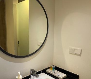 Wakaf Che Yeh Hotel | Putra Hotel at Mydin Tunjong