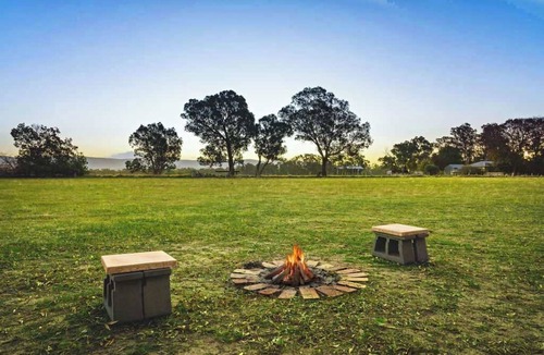 Avoca House | Pyrenees Views by Tiny Away