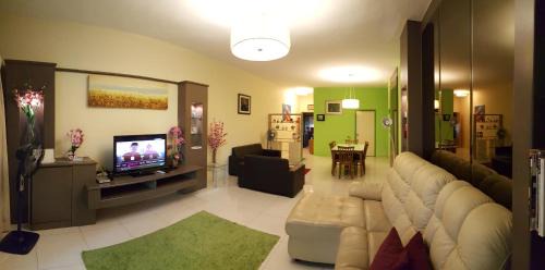 Bukit Jalil Apartment | Qaiser Executive Stay East Lake Residence