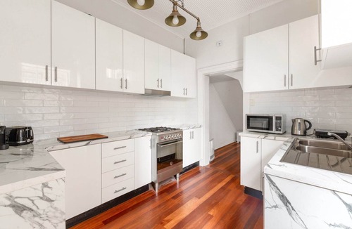 Millers Point Apartment | Quaint 3-Bed Heritage Home in the Heart of Sydney