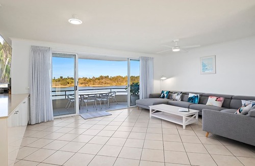 Nambucca Heads Apartment | QUAYSIDE - Bring the boat, tie it up at your own private jetty.