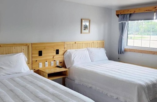 Whitewood Hotel | Quest Motel
