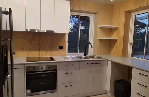 Falls Creek Apartment | Quiet alpine apartment, enjoy MTB tracks, hiking, Ski in, Ski out in Winter