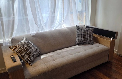 Preston Villa | Quiet & private stay on ground level apartment in Preston