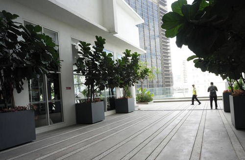 Kuala Lumpur City Centre Apartment | Quill Residences KLCC Luxury Suite by Maju Inn King Suite with Balcony