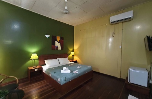 Kawasan Perindustrian Chendering Hotel | Qurata Riverside Resort