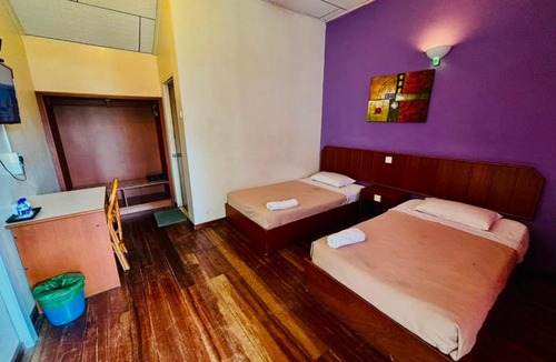 Kawasan Perindustrian Chendering Resort | Qurata Riverside Resort