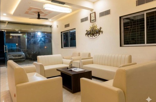 Nagpur Hotel | R Royal Hotel