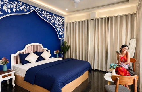Udaipur Hotel | Raahgir LakeView Hostel