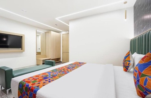 5th Block Hotel | RAAYARA SUITE
