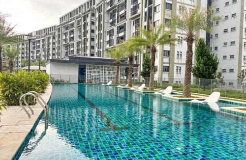 Bukit Jelutong Apartment | Radia Bukit Jelutong 2 Queen Beds & Netflix