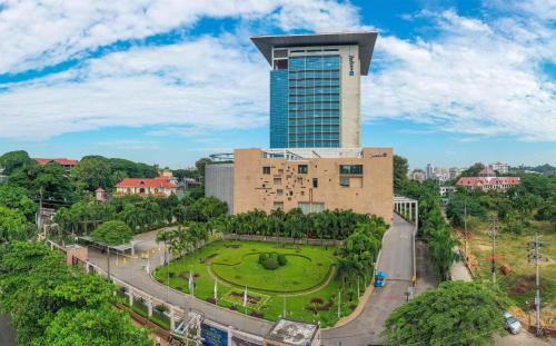 Chittagong Hotel | Radisson Blu Chattogram Bay View