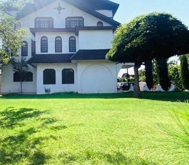 Nishat-Shalimar Resort | Rahat Resort