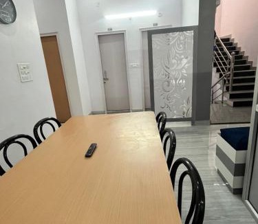 Indira Nagar House | Rahi Homestay B&B