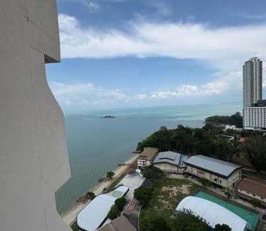 Tanjung Bungah Apartment | Rainbow Paradise Beach by Achlys Collection